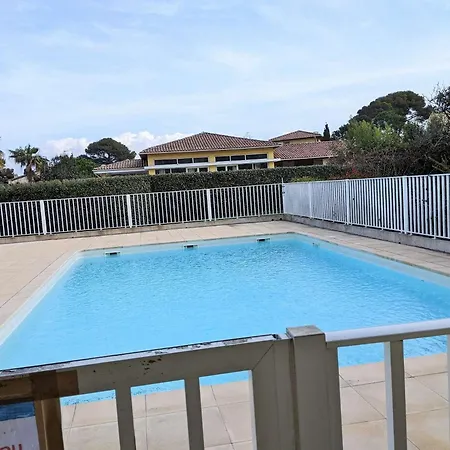 Locations De A Six-fours Avec Piscine Et Parking Prive Et A 800m De La Apartamento *