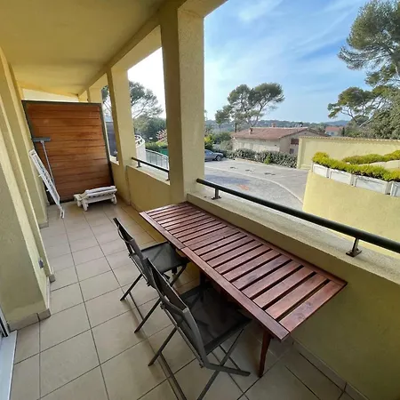 Apartamento Locations De A Six-fours Avec Piscine Et Parking Prive Et A 800m De La Six-Fours-les-Plages