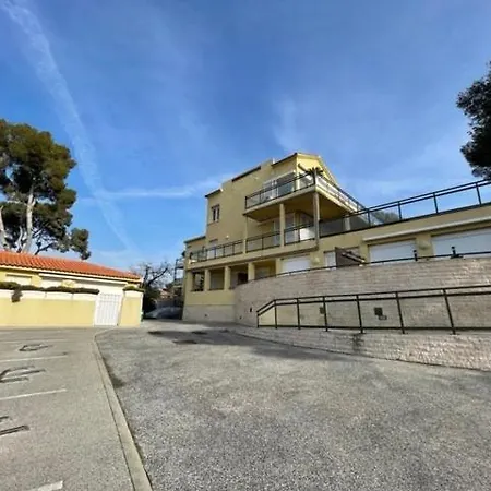Locations De A Six-fours Avec Piscine Et Parking Prive Et A 800m De La Apartamento Six-Fours-les-Plages